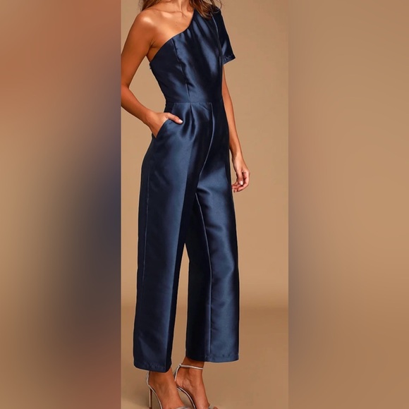 NWT LULU’s sOne-Shoulder Navy culotte Satin Jumpsuit size S - Picture 3 of 5